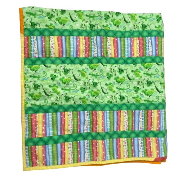 Handmade Baby Quilt 42" x 41" Green Frog Lizard Snail Caterpillar Turtle Bee - Picture 4 of 7